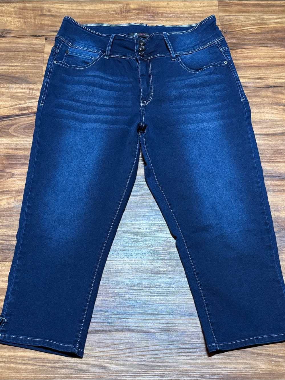 RS by Roselyn Sanchez Mid-Rise Dark Wash Denim Capri Stretch Jeans Size 14 / 32